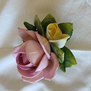 Handarbeit KSK Porcelain Pink Rose/Yellow Rose Bud/Green Leaves - Card Holder